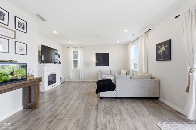 5906 Aleppo Lane, Greenwood, IN 46143