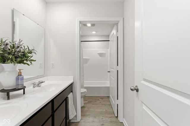 5906 Aleppo Lane, Greenwood, IN 46143