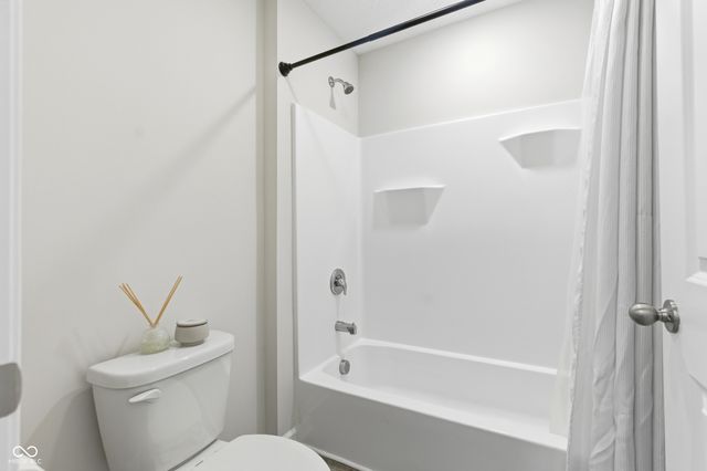 5906 Aleppo Lane, Greenwood, IN 46143