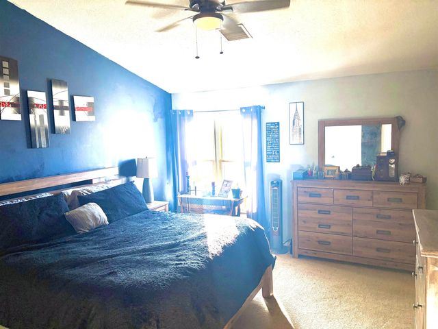 1206 S Stoneybrook Cir, Wichita, KS 67207