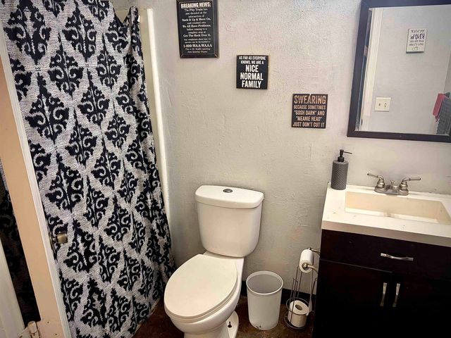 1206 S Stoneybrook Cir, Wichita, KS 67207