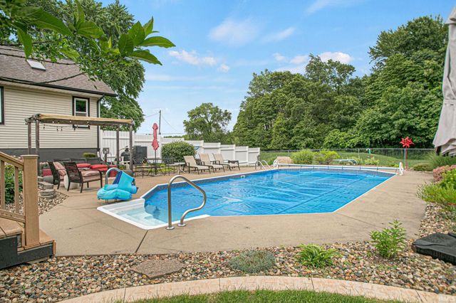 18342 State Line Road, South Bend, IN 46637