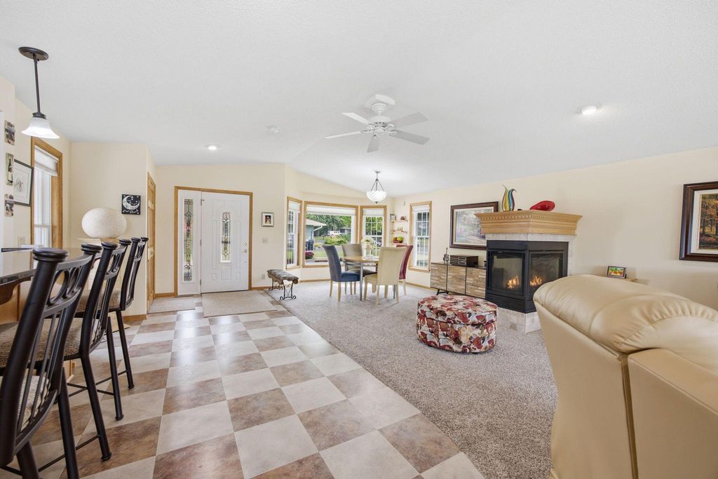 7806 Gloria Circle, Mounds View, MN 55112 — photo 5