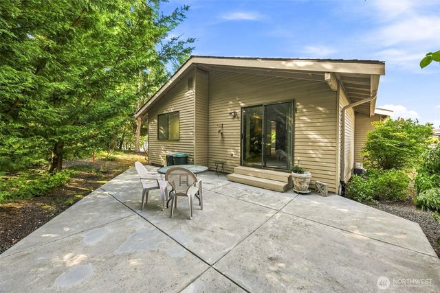 1018 S 244th Pl, Des Moines, WA 98198