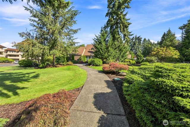 1018 S 244th Pl, Des Moines, WA 98198