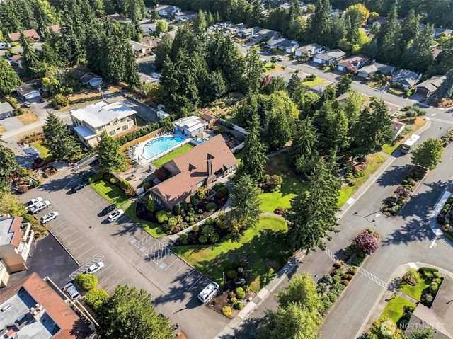 1018 S 244th Pl, Des Moines, WA 98198