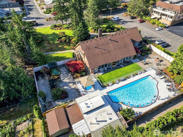 1018 S 244th Pl, Des Moines, WA 98198