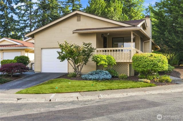 1018 S 244th Pl, Des Moines, WA 98198