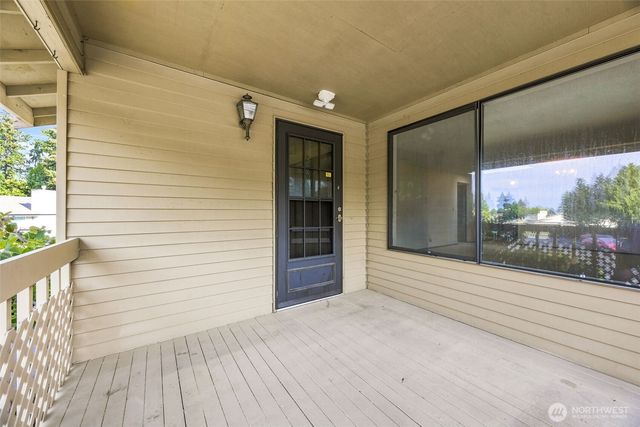 1018 S 244th Pl, Des Moines, WA 98198