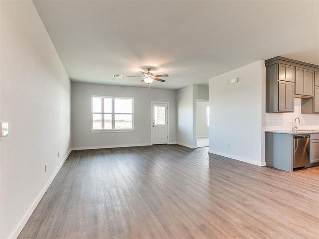 1714 Oak Way, Tuttle, OK 73089