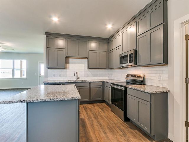 1714 Oak Way, Tuttle, OK 73089