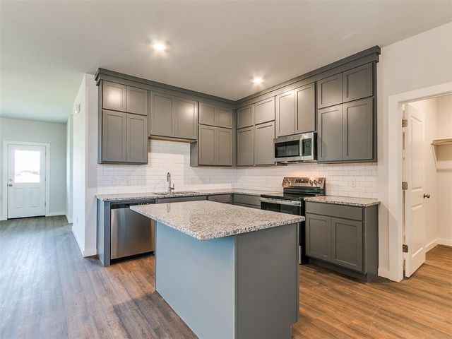 1714 Oak Way, Tuttle, OK 73089