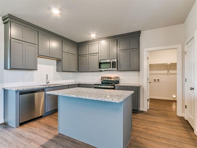1714 Oak Way, Tuttle, OK 73089