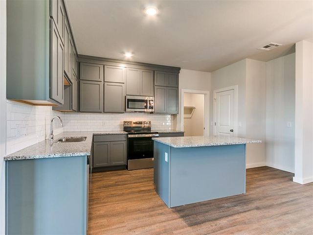 1714 Oak Way, Tuttle, OK 73089