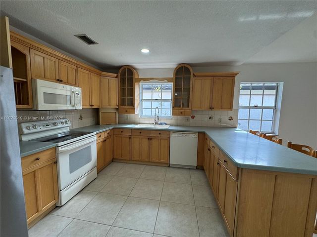 5332 SW 142nd Pl, Miami, FL 33175