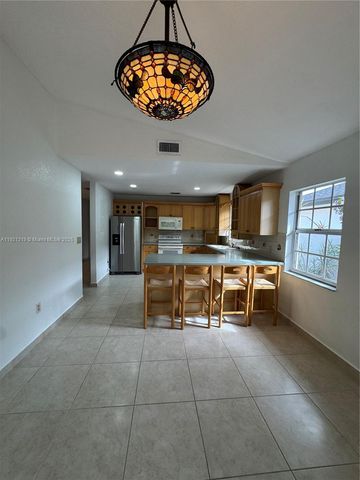 5332 SW 142nd Pl, Miami, FL 33175