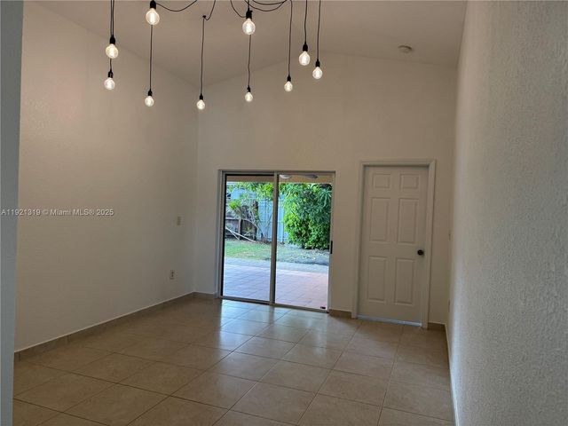 5332 SW 142nd Pl, Miami, FL 33175