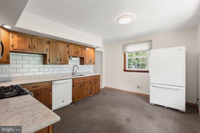 246 FRIENDSHIP DR, Paoli, PA 19301