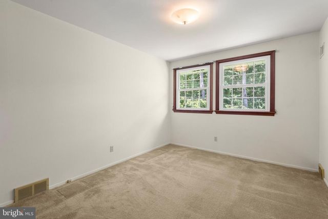246 FRIENDSHIP DR, Paoli, PA 19301