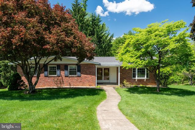 246 FRIENDSHIP DR, Paoli, PA 19301