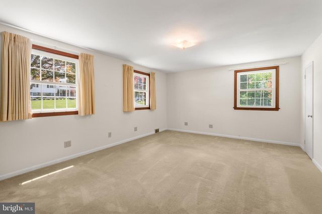 246 FRIENDSHIP DR, Paoli, PA 19301