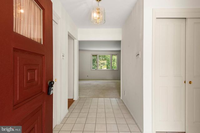 246 FRIENDSHIP DR, Paoli, PA 19301