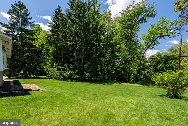 246 FRIENDSHIP DR, Paoli, PA 19301