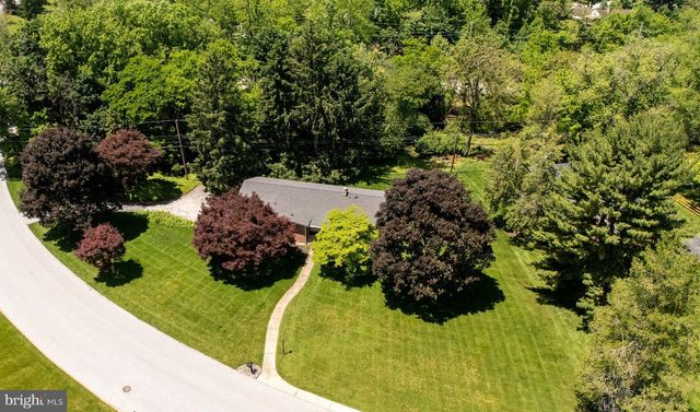 246 FRIENDSHIP DR, Paoli, PA 19301