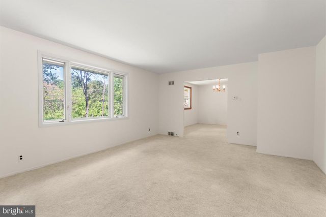 246 FRIENDSHIP DR, Paoli, PA 19301