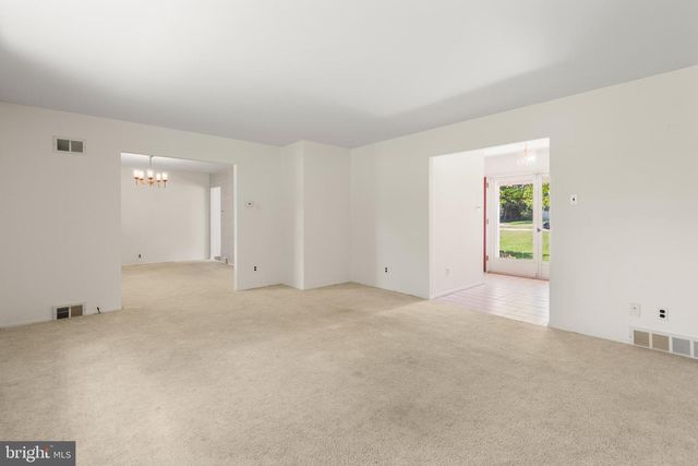 246 FRIENDSHIP DR, Paoli, PA 19301