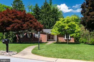 246 FRIENDSHIP DR, Paoli, PA 19301
