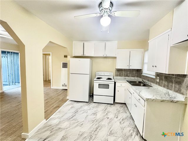 104 E Fowler Avenue, Killeen, TX 76541