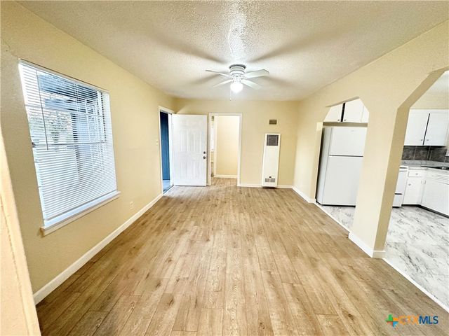 104 E Fowler Avenue, Killeen, TX 76541