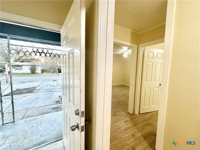 104 E Fowler Avenue, Killeen, TX 76541