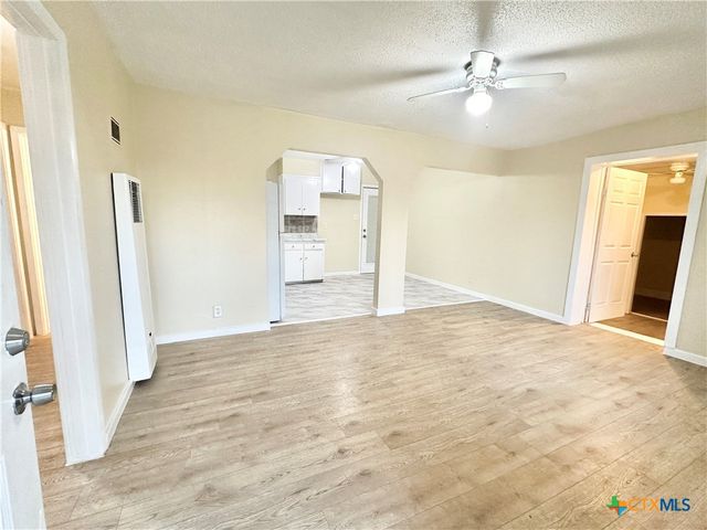 104 E Fowler Avenue, Killeen, TX 76541