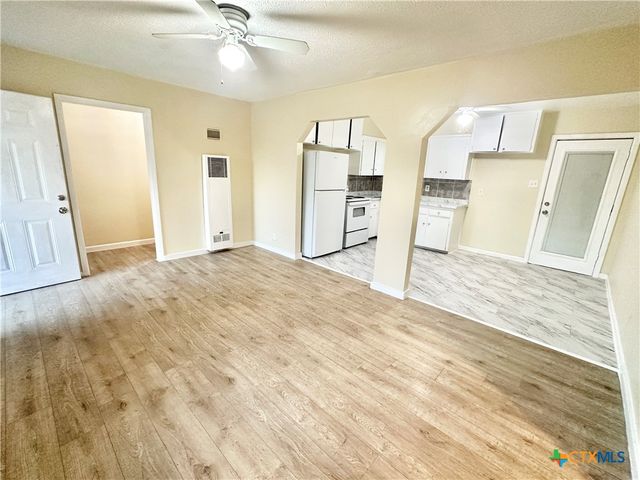 104 E Fowler Avenue, Killeen, TX 76541