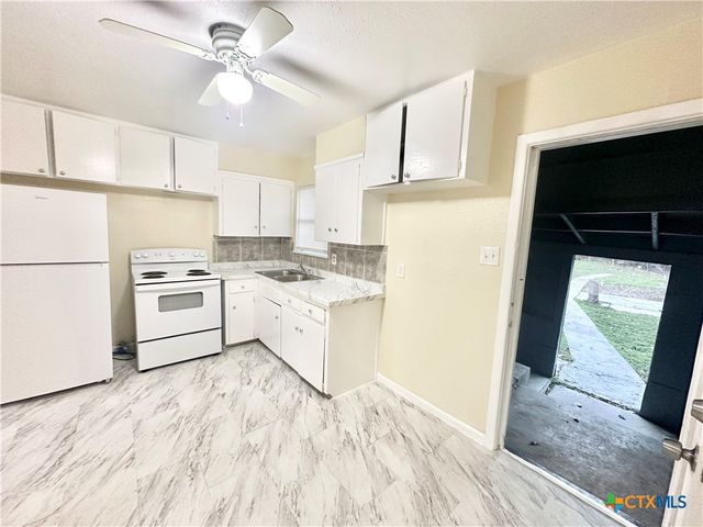 104 E Fowler Avenue, Killeen, TX 76541