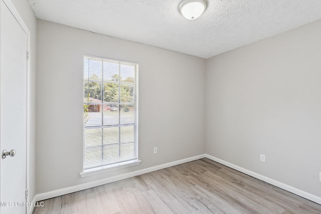 2313 Avenido Encanto Street, Gautier, MS 39553