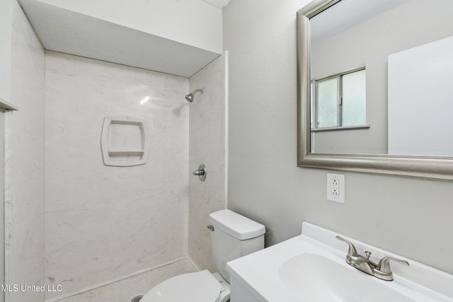2313 Avenido Encanto Street, Gautier, MS 39553