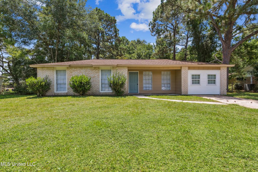 2313 Avenido Encanto Street, Gautier, MS 39553