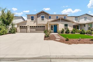2540 Spruce Street, Visalia, CA 93292
