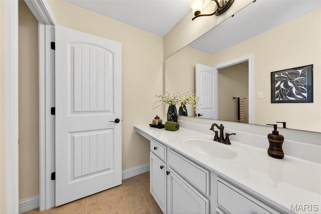 366 Willow Weald Path, Chesterfield, MO 63005