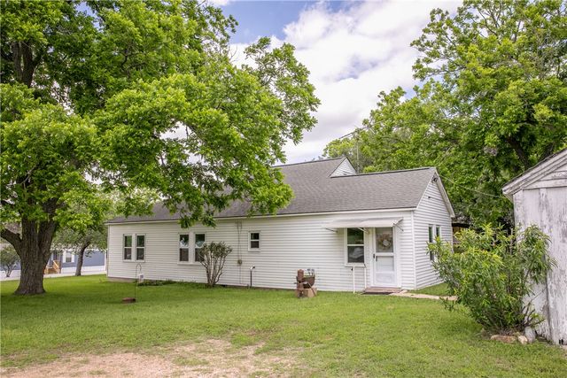 400 North Brazos Street, Burton, TX 77835