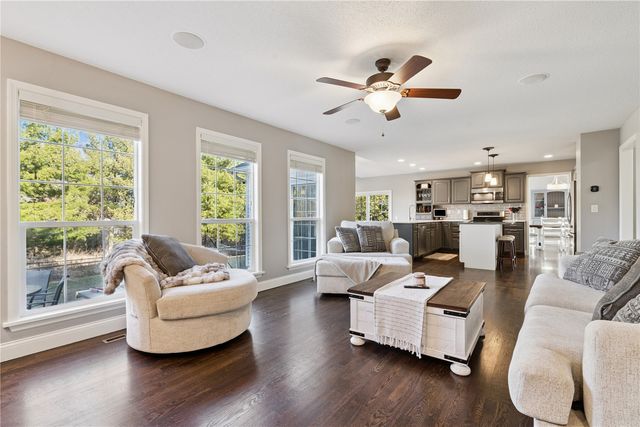 138 Autumn Woods Drive NW, Cedar Rapids, IA 52405