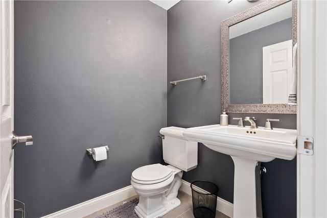 138 Autumn Woods Drive NW, Cedar Rapids, IA 52405