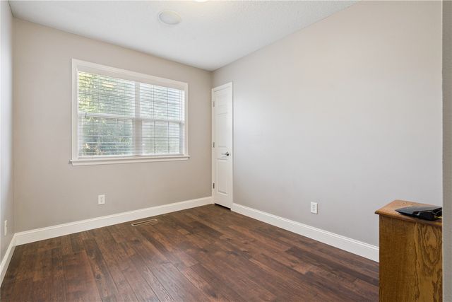 138 Autumn Woods Drive NW, Cedar Rapids, IA 52405