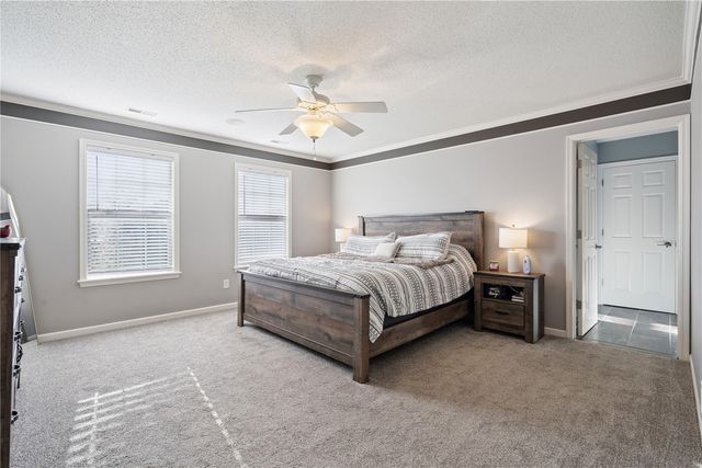 138 Autumn Woods Drive NW, Cedar Rapids, IA 52405