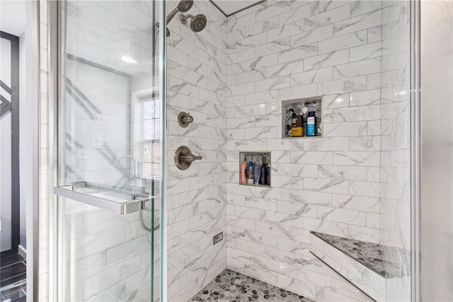 138 Autumn Woods Drive NW, Cedar Rapids, IA 52405