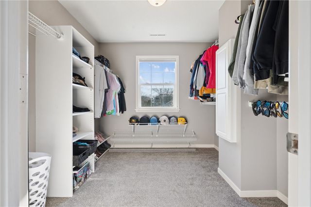 138 Autumn Woods Drive NW, Cedar Rapids, IA 52405