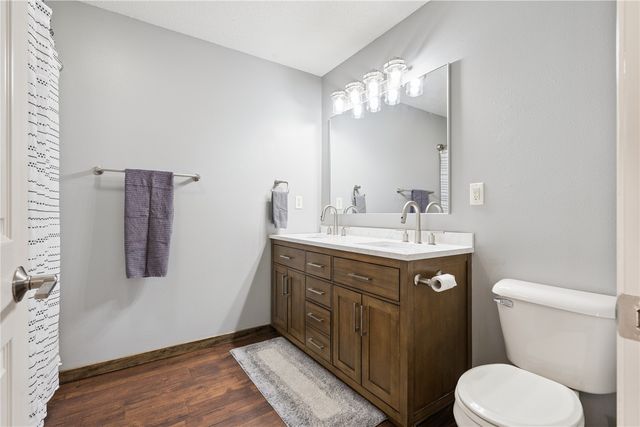 138 Autumn Woods Drive NW, Cedar Rapids, IA 52405